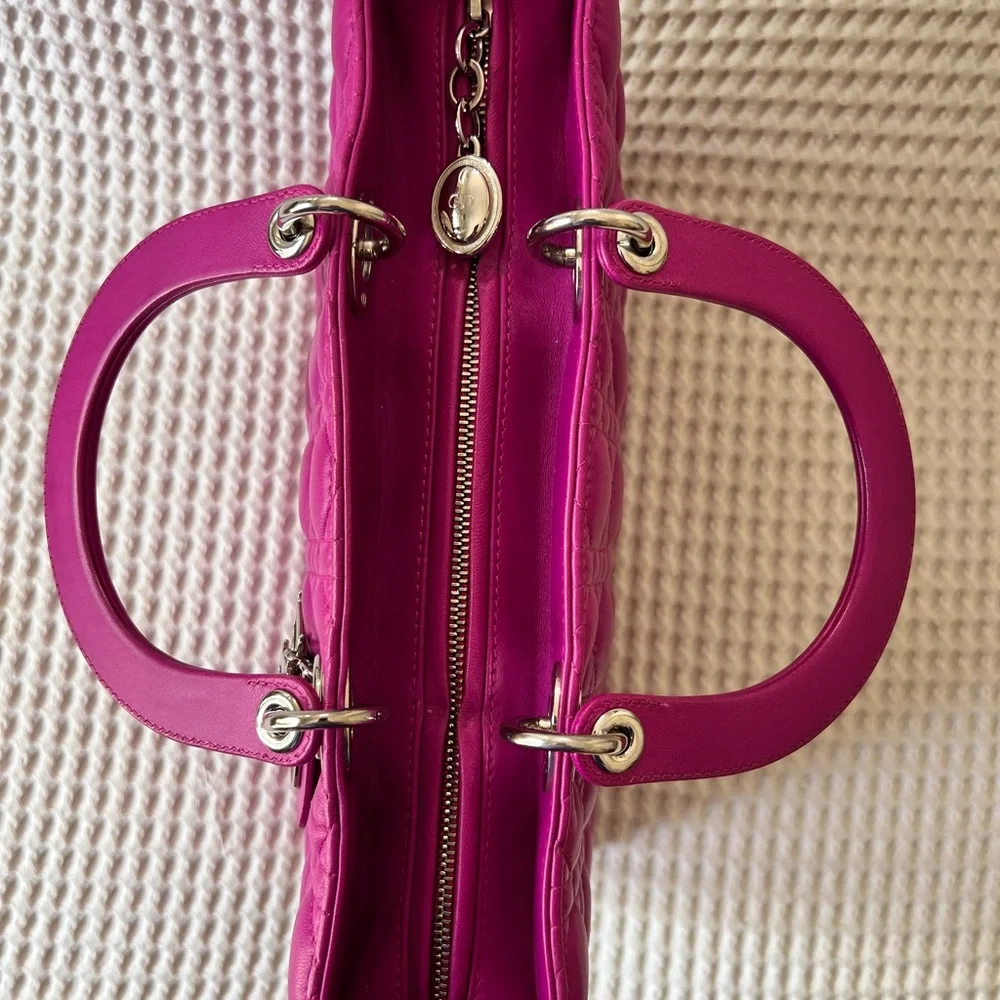 Pink Lady Dior - Picture 4 of 10